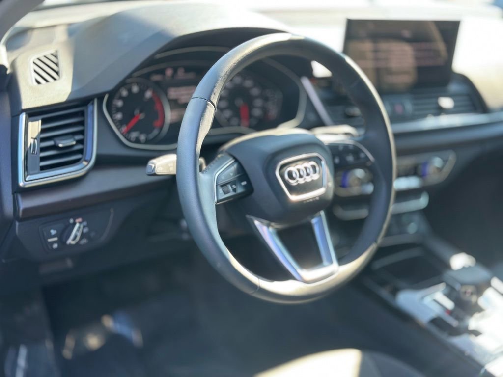 Used 2023 Audi Q5 2.0T Premium w/ Convenience Package image 13