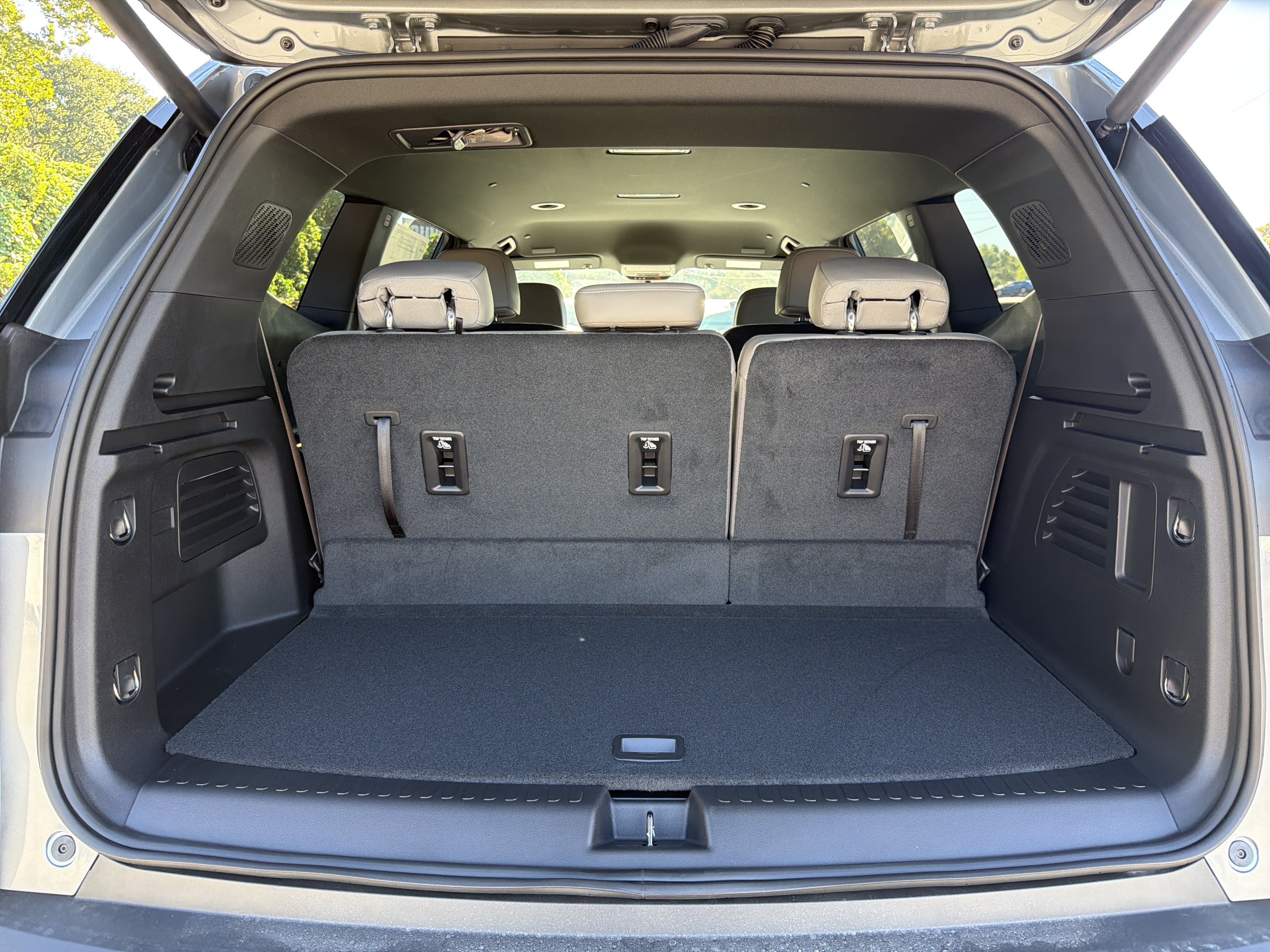New 2027 GMC Acadia Elevation w/ Elevation Premium Package FWD image 19