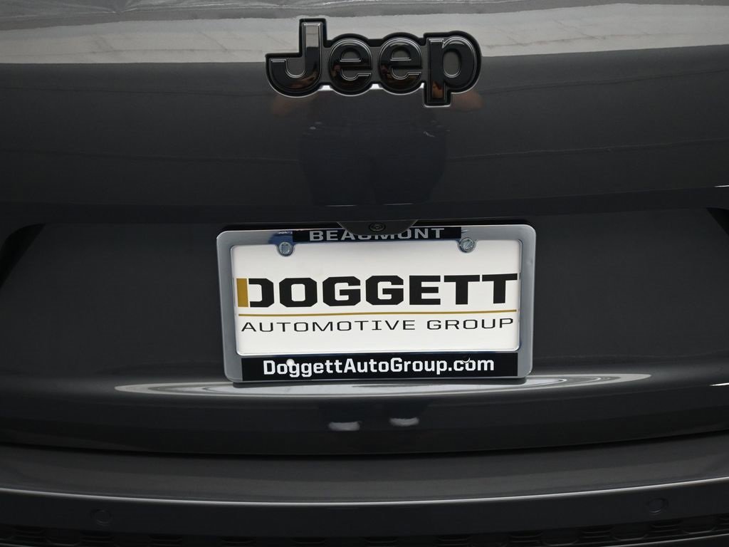 New 2025 Jeep Grand Cherokee L Altitude image 29