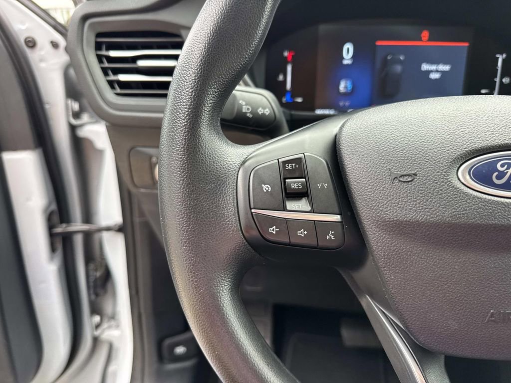 Used 2025 Ford Escape Active AWD/4WD image 23