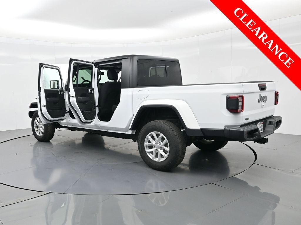 Used 2023 Jeep Gladiator Sport image 45