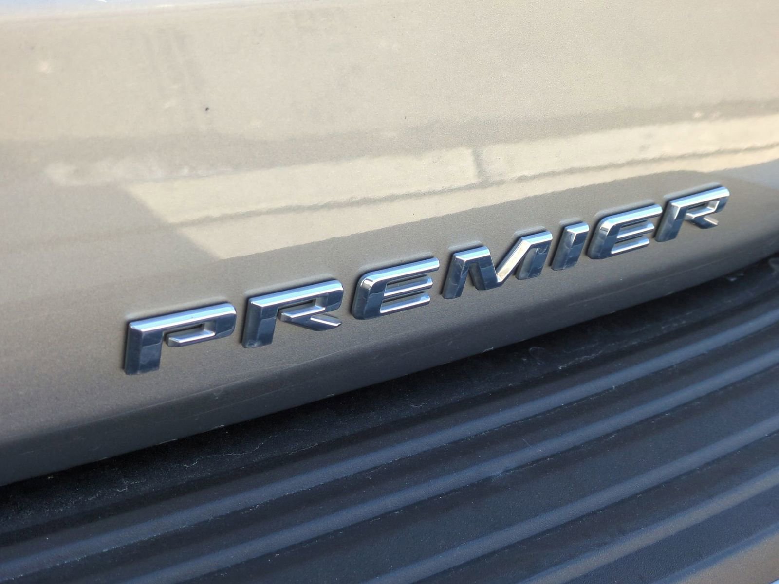 Used 2023 Chevrolet Tahoe Premier image 14