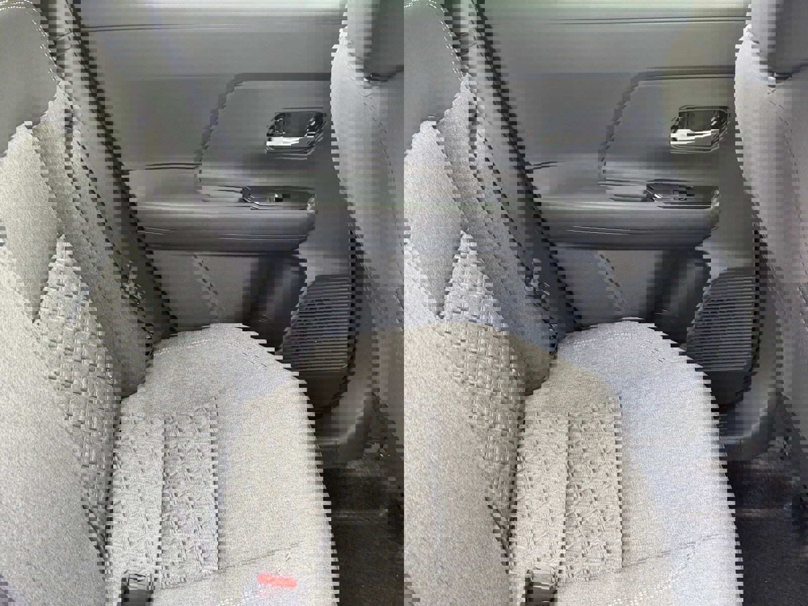 New 2026 Nissan Kicks SV image 13