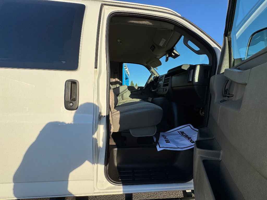 Used 2021 Chevrolet Express 3500 LT w/ LT Preferred Equipment Group image 13