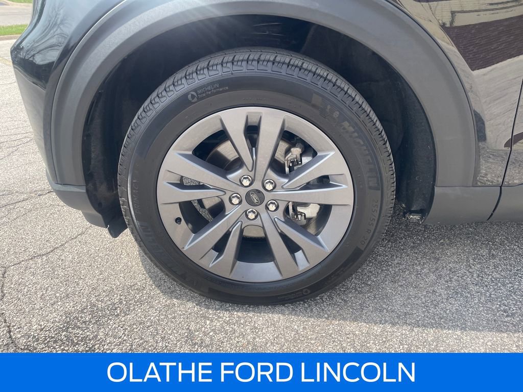 Used 2023 Ford Explorer XLT w/ Equipment Group 202A image 31