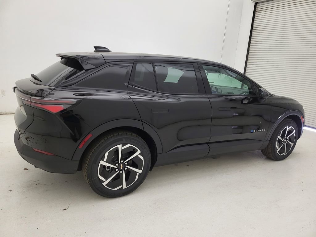 New 2026 Chevrolet Equinox EV LT image 12