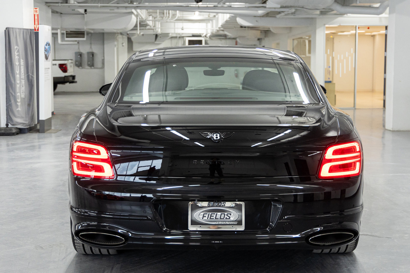 New 2025 Bentley Flying Spur Plug-In Hybrid image 4