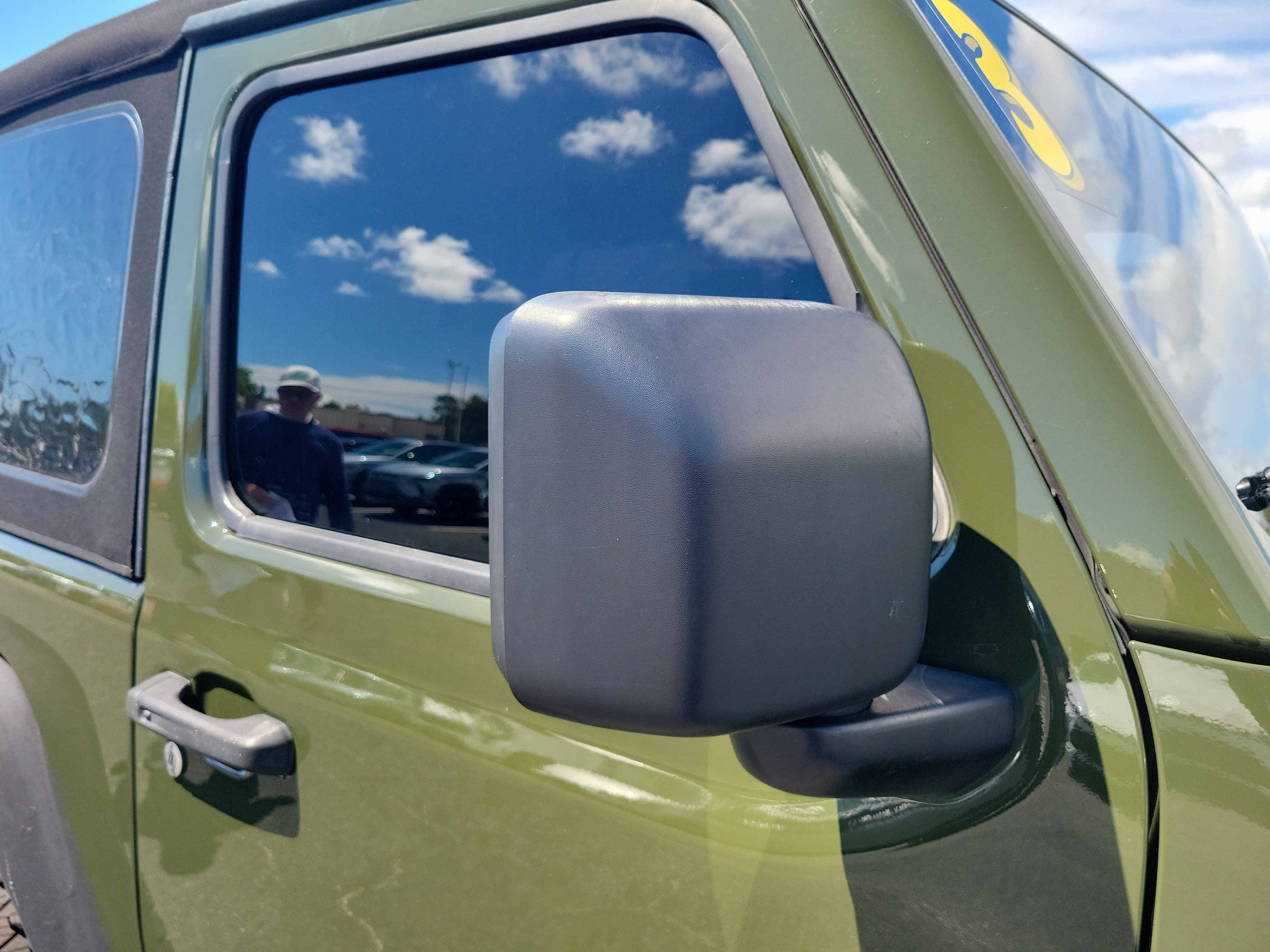 Used 2023 Jeep Wrangler Rubicon AWD/4WD image 8
