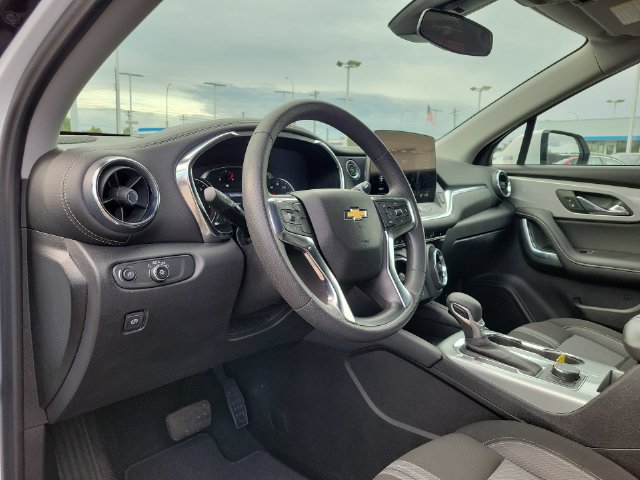 Certified 2025 Chevrolet Blazer LT FWD image 16