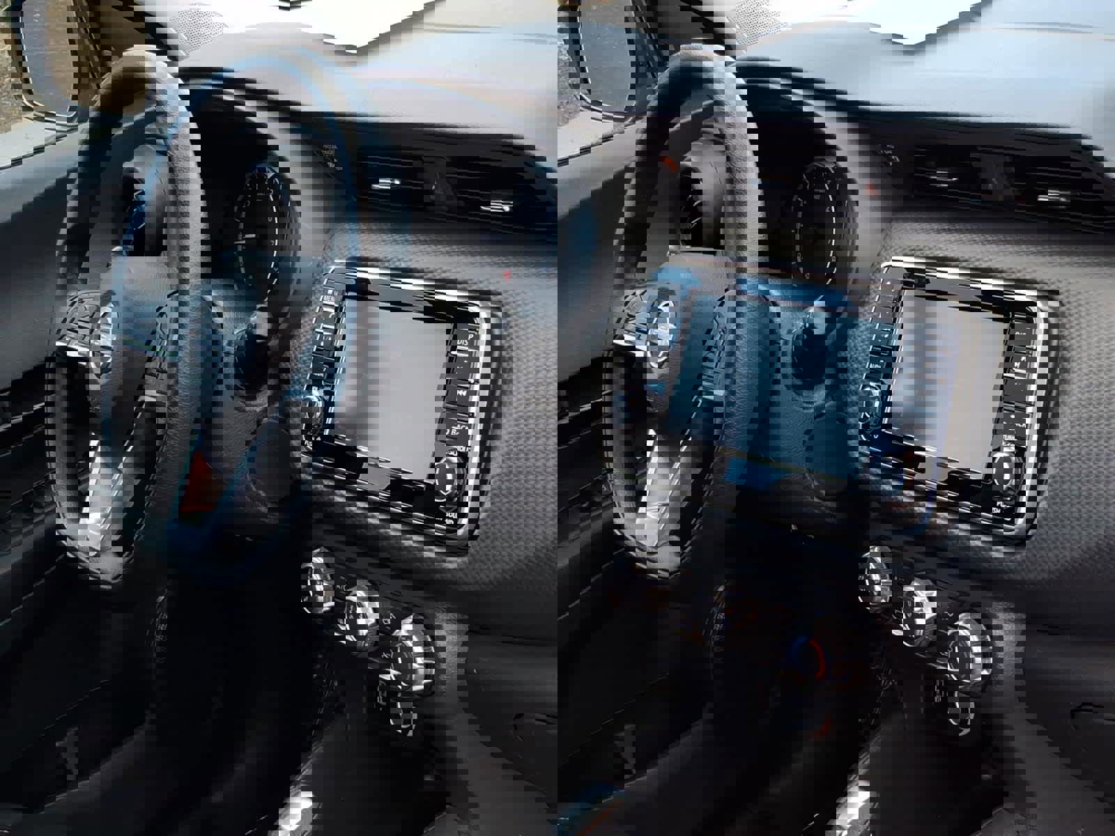 Used 2022 Nissan Kicks S image 19