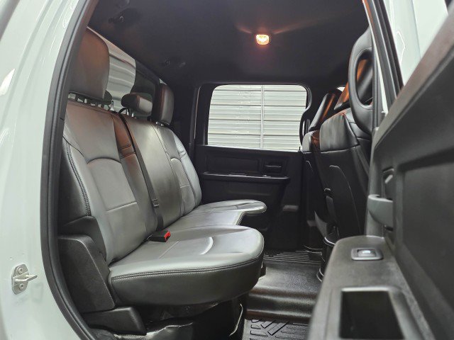 Used 2024 RAM 3500 Tradesman w/ Chrome Appearance Group AWD/4WD image 21