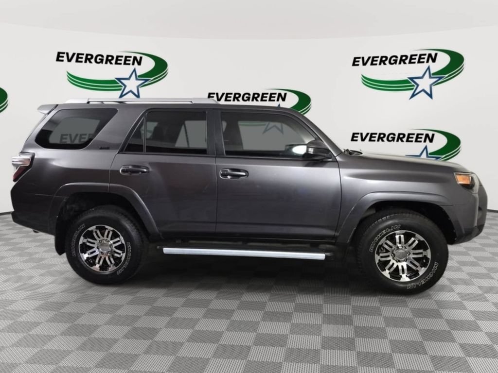 Used 2016 Toyota 4Runner SR5 AWD/4WD image 6