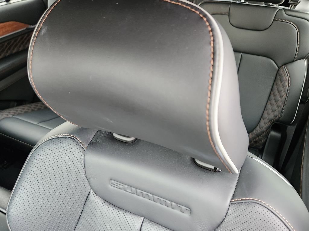 Used 2025 Jeep Grand Cherokee L Summit image 14