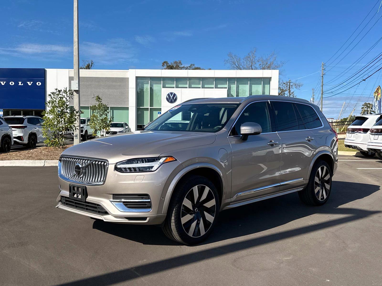 Certified 2024 Volvo XC90 T8 Plus w/ Protection Package Premier image 1