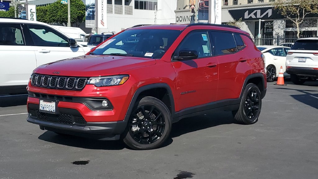 Used 2026 Jeep Compass Latitude AWD/4WD image 33