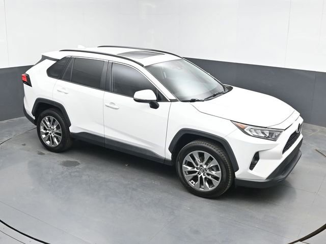 Used 2020 Toyota RAV4 XLE Premium image 1