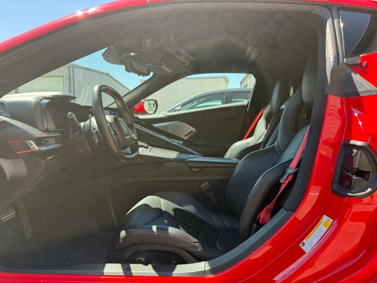 Used 2021 Chevrolet Corvette Stingray Premium Cpe w/ Z51 Performance Package RWD image 30
