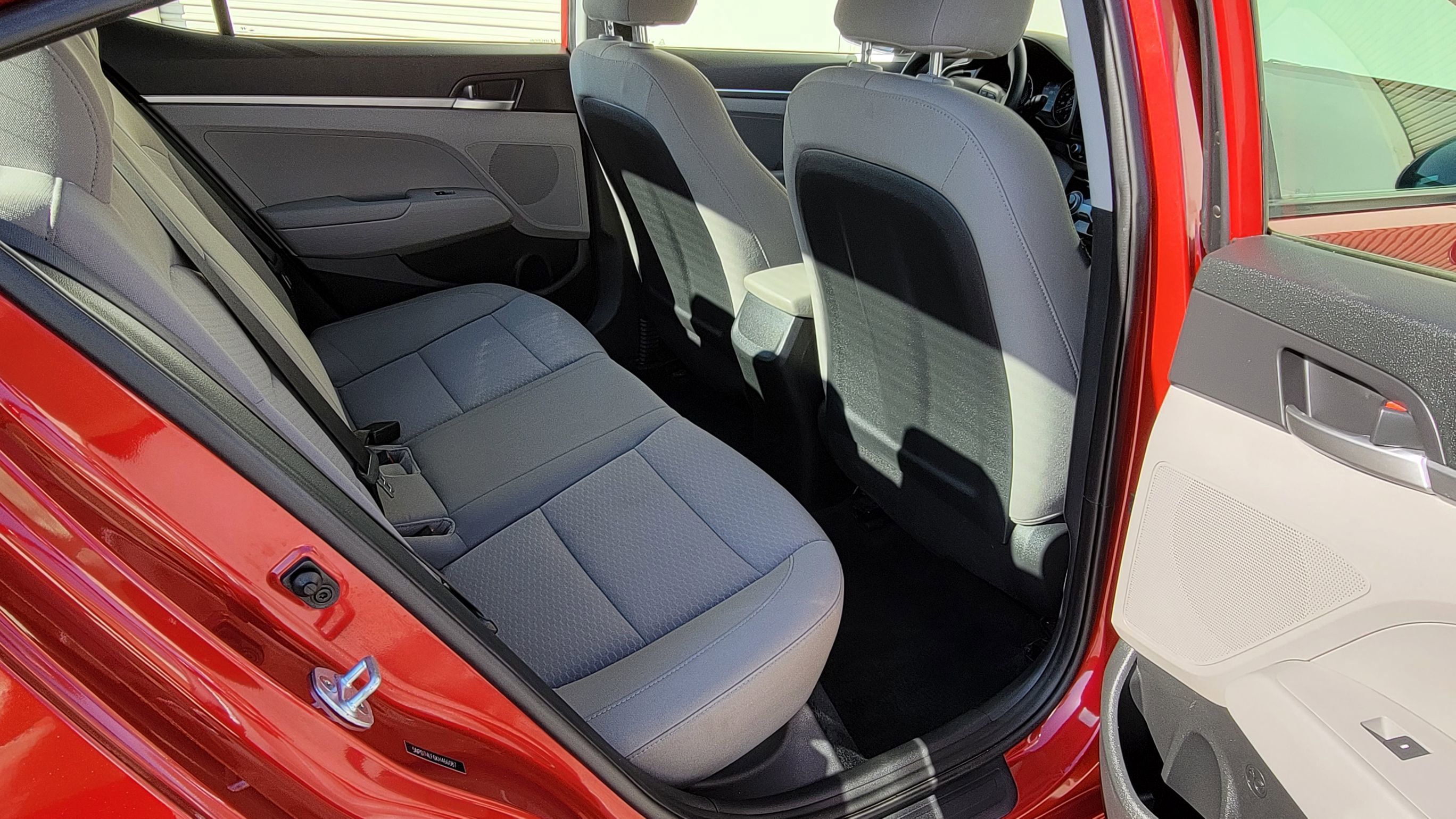Used 2019 Hyundai Elantra SE FWD image 26