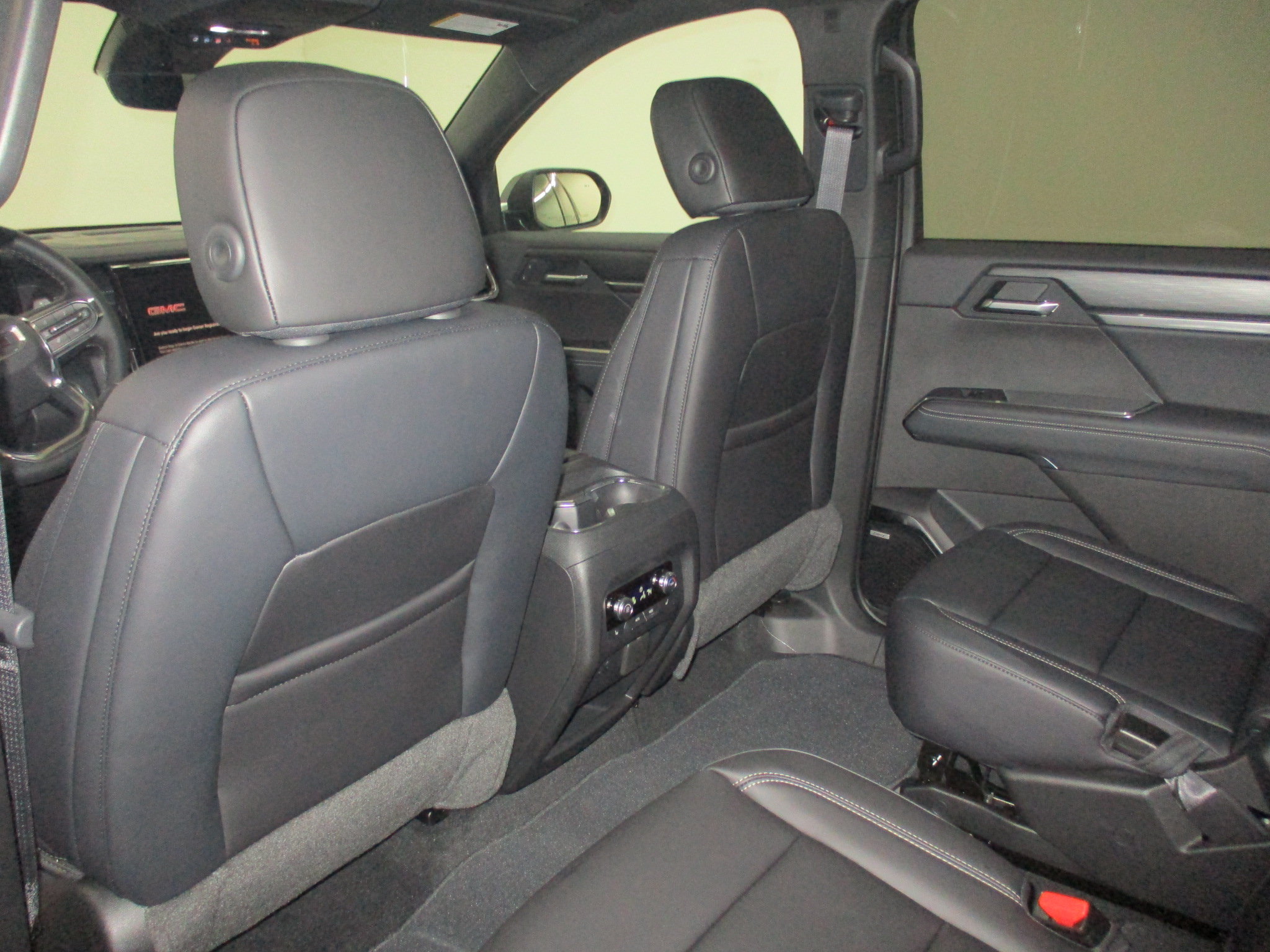 New 2026 GMC Acadia Elevation w/ Elevation Premium Package image 21