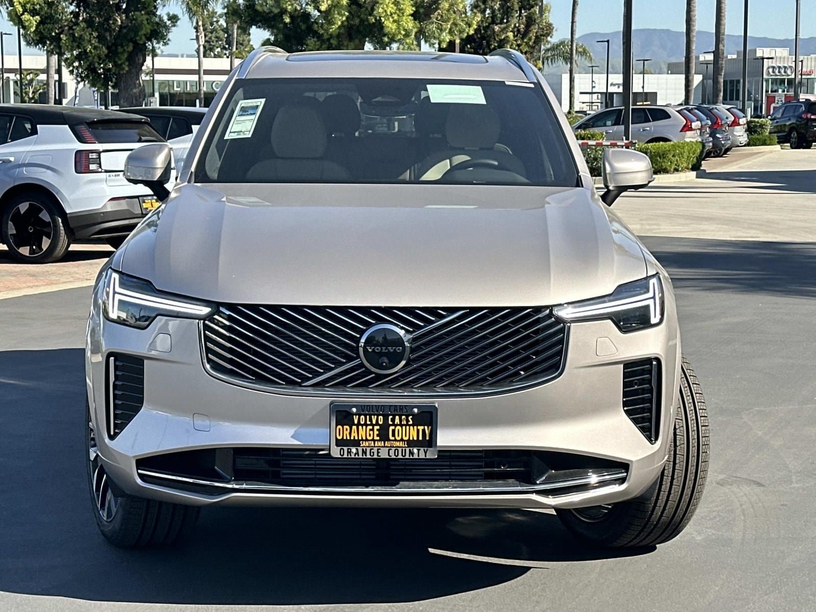New 2026 Volvo XC90 T8 Plus AWD/4WD image 2