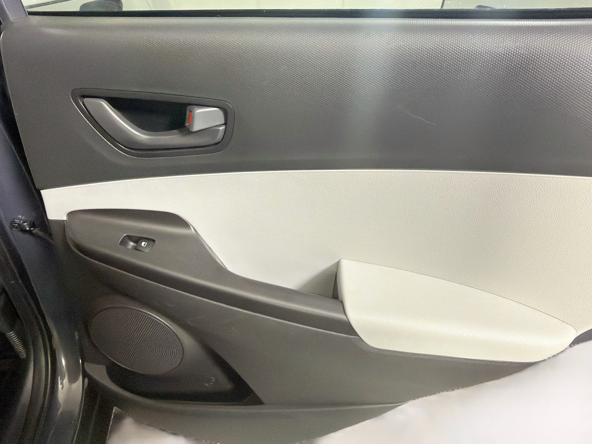 Used 2023 Hyundai Kona SEL FWD image 27