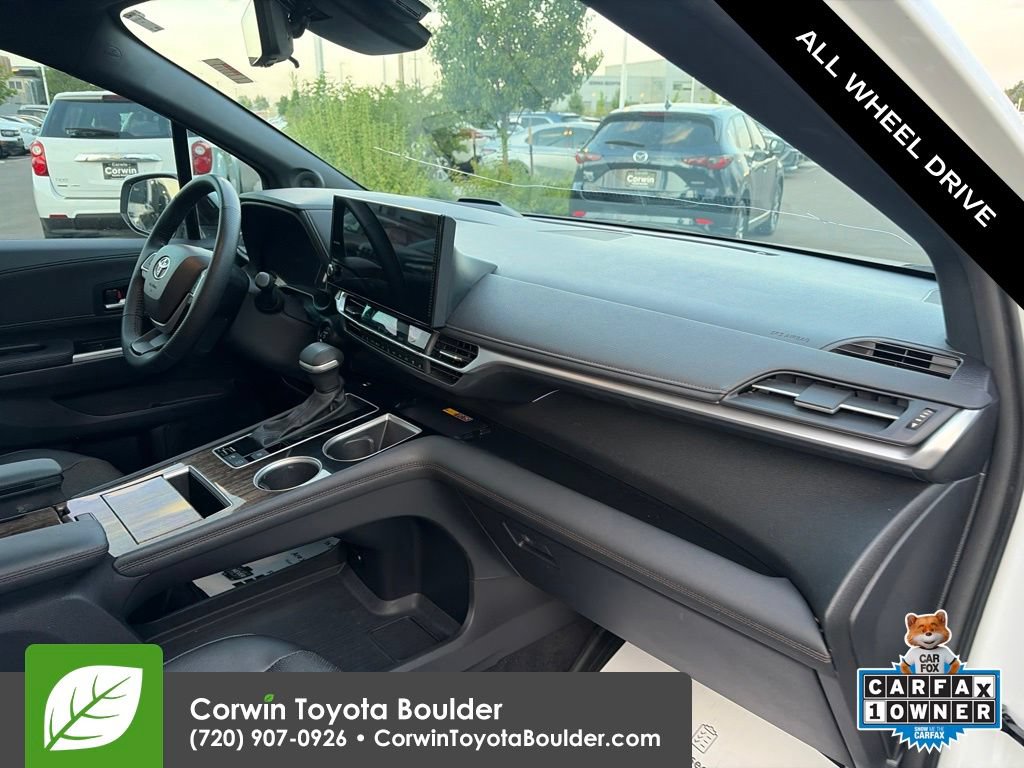 Used 2025 Toyota Sienna Platinum AWD/4WD image 14