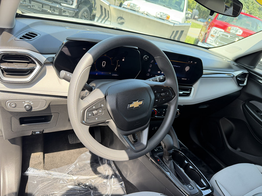 Used 2024 Chevrolet TrailBlazer LT FWD image 13