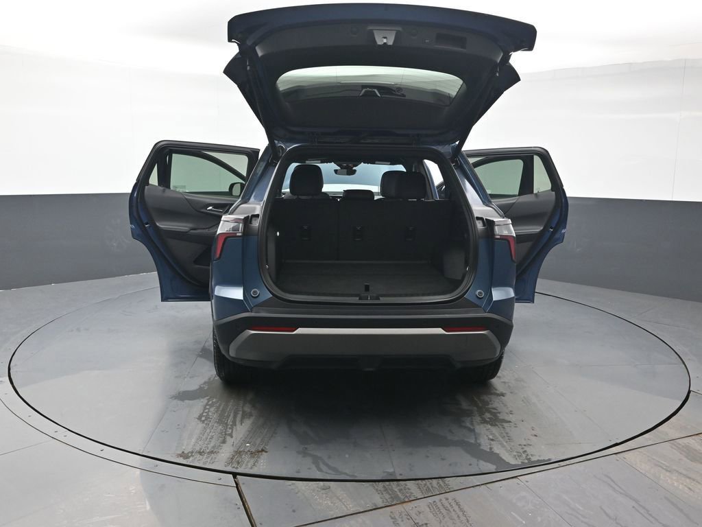 Used 2025 Chevrolet Equinox LT w/ Convenience Package II image 44