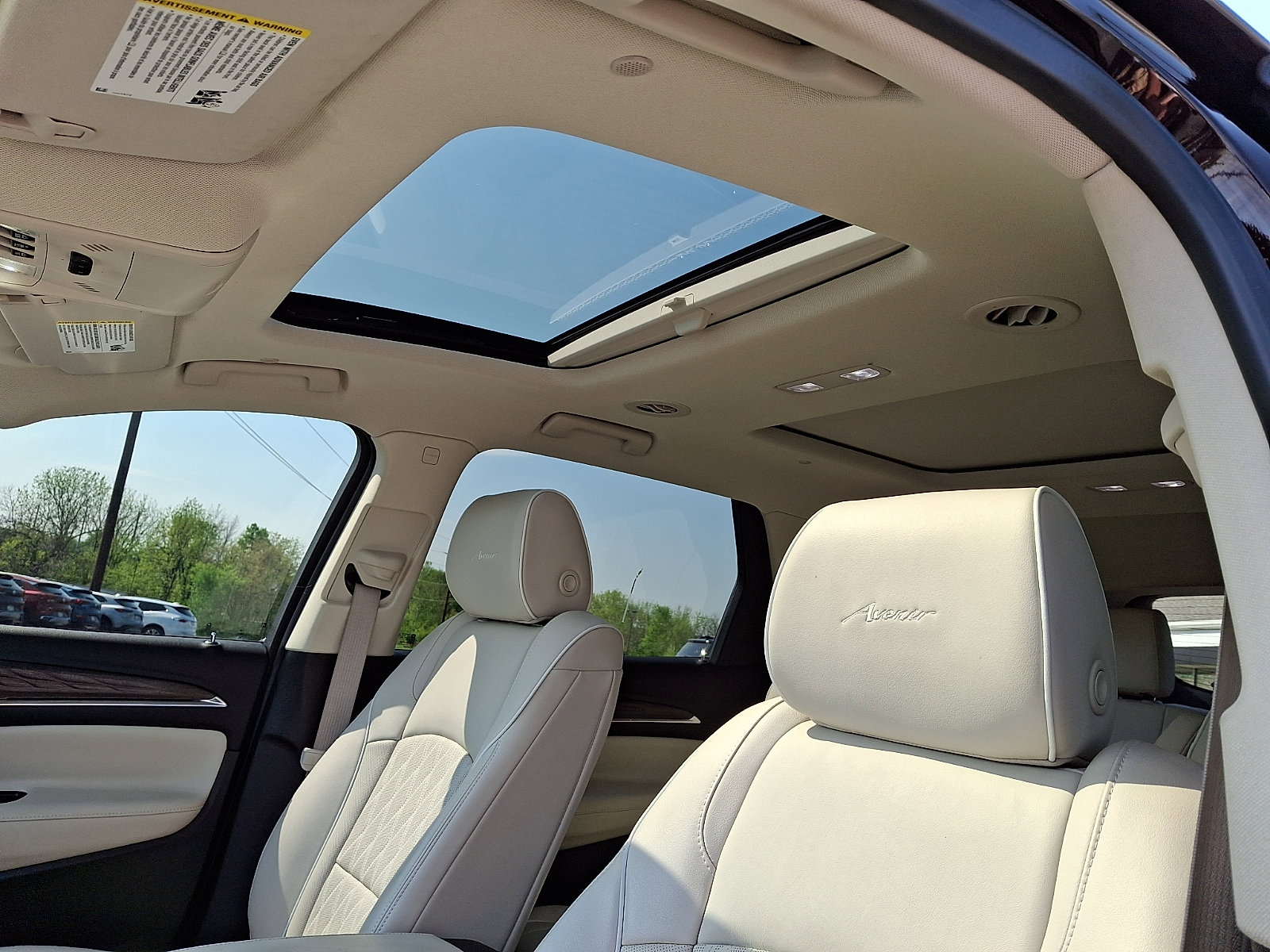 Used 2022 Buick Enclave Avenir w/ Avenir Technology Package AWD/4WD image 16