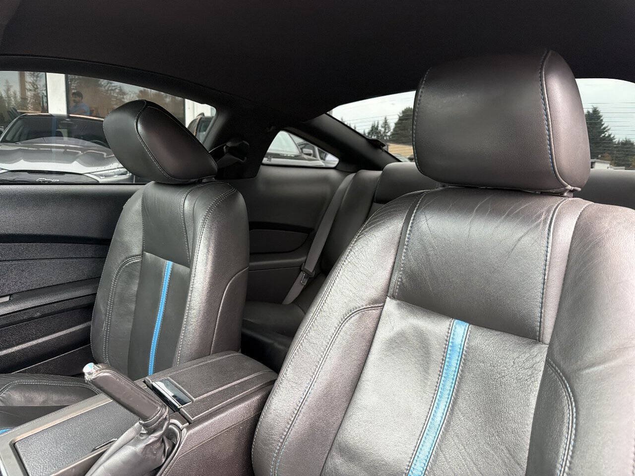 Used 2010 Ford Mustang GT Premium RWD image 30