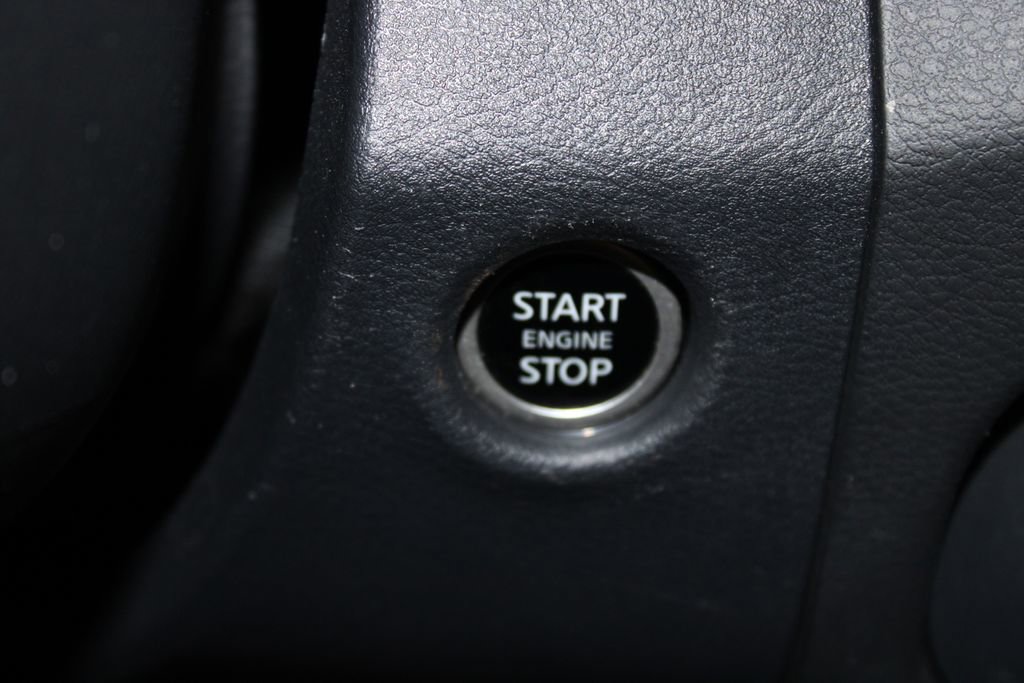 Used 2024 Nissan Frontier PRO-4X w/ Pro Convenience Package image 43