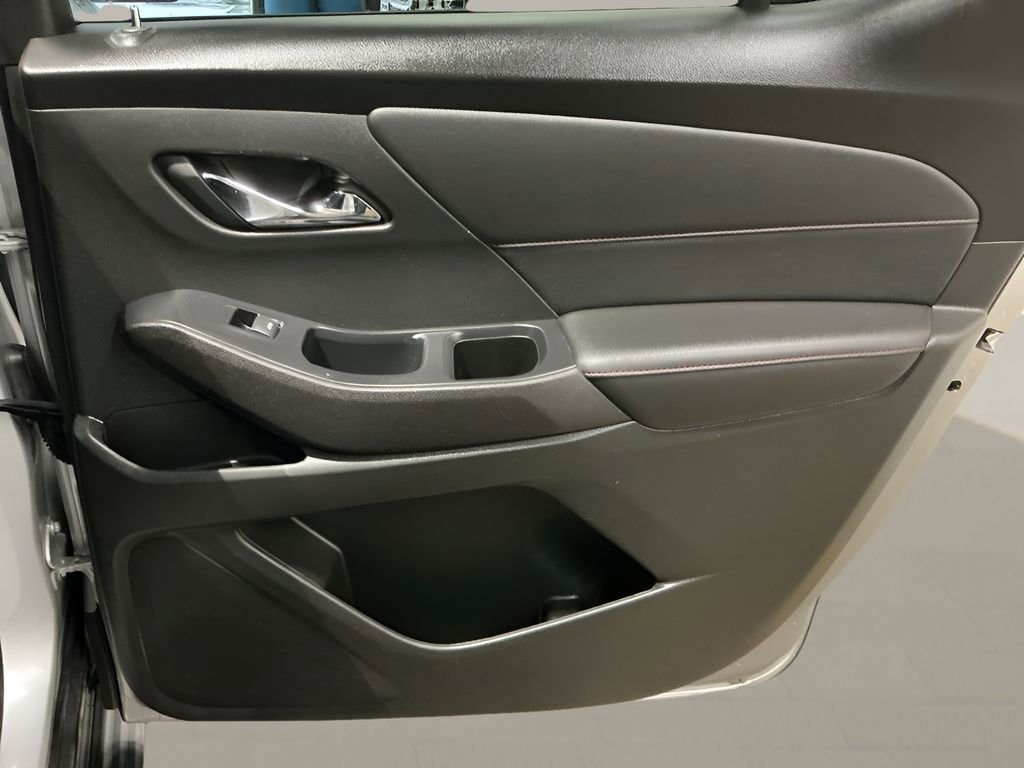 Used 2022 Chevrolet Traverse RS w/ LPO, "Hit The Road" Package image 24