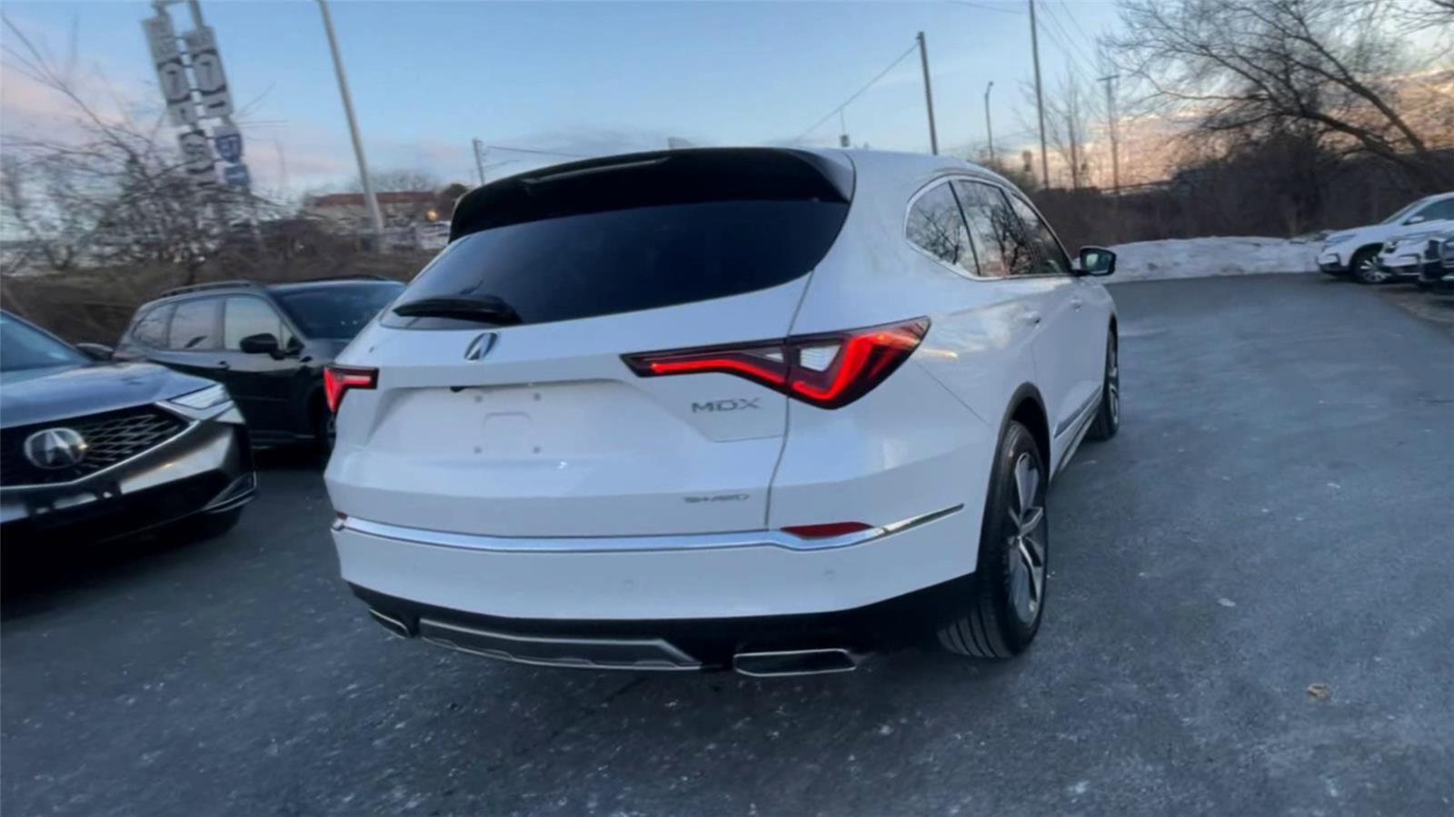 Used 2025 Acura MDX SH-AWD w/ Technology Package image 7