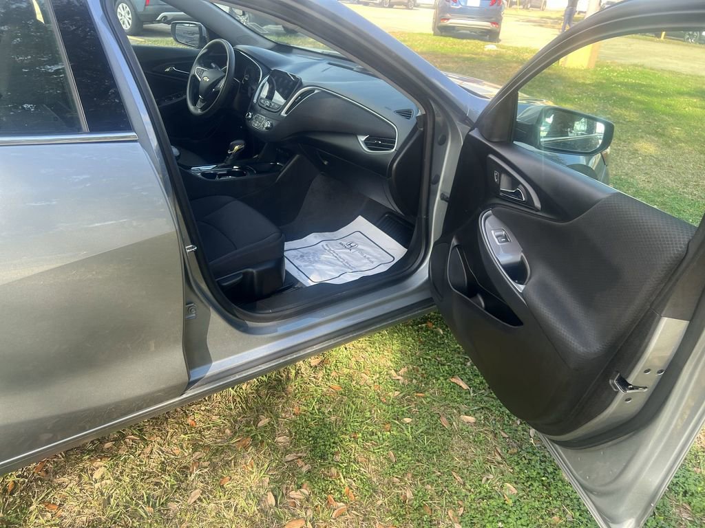 Used 2023 Chevrolet Malibu LT image 22