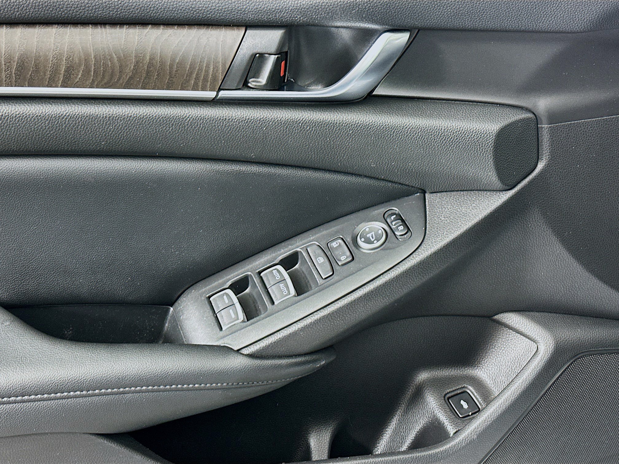 Used 2021 Honda Accord EX image 15
