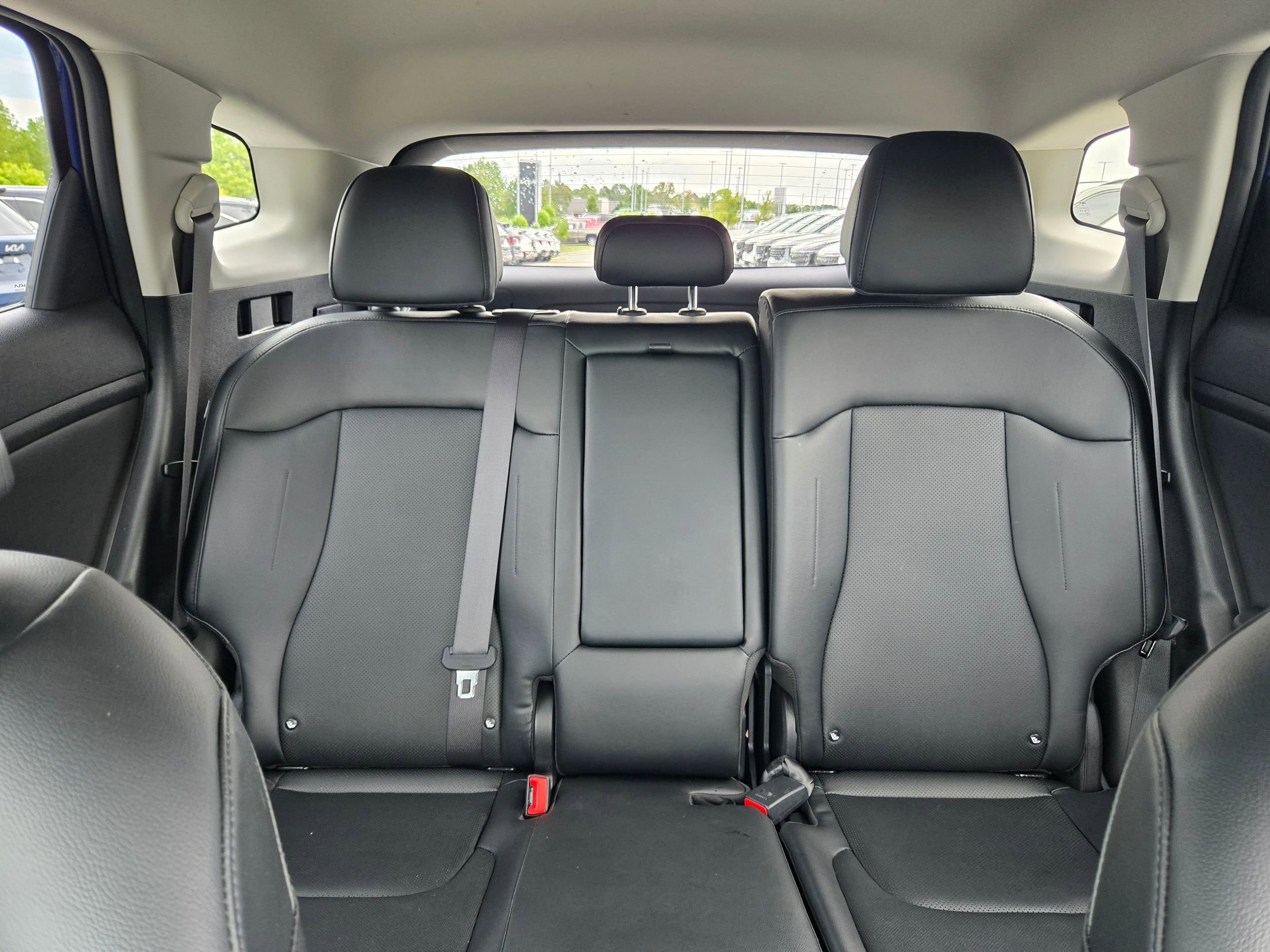 Used 2025 Kia Sportage EX image 13