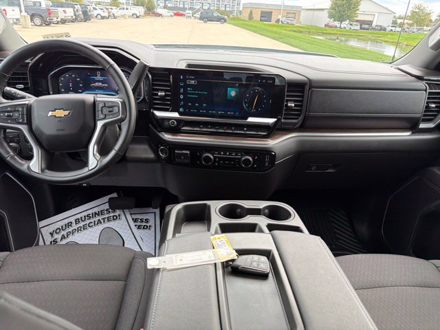 Used 2025 Chevrolet Silverado 1500 LT AWD/4WD image 23