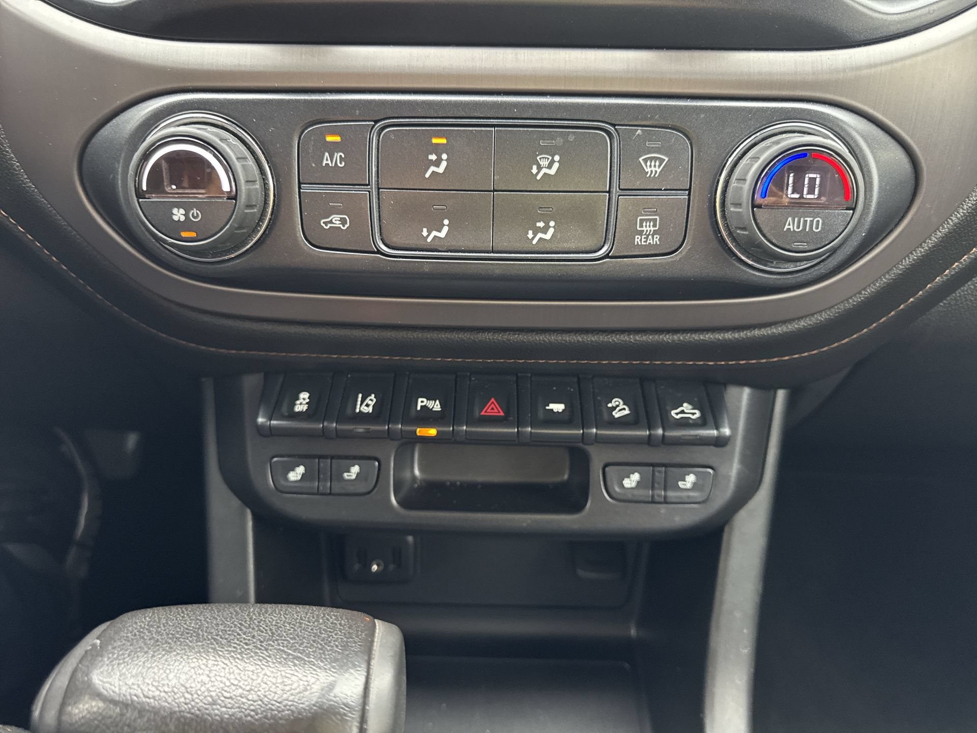 Certified 2021 GMC Canyon AT4 w/ Driver Alert Package AWD/4WD image 18