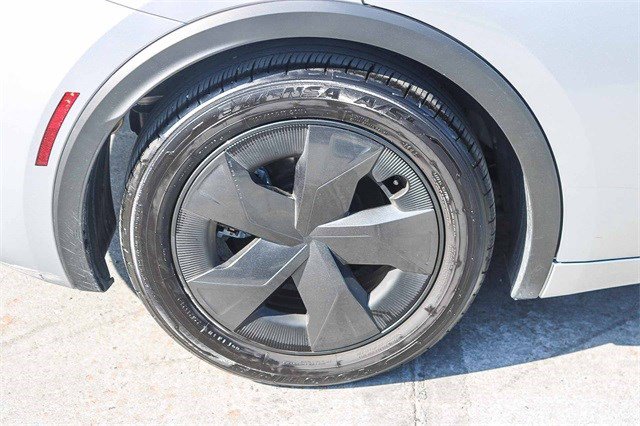 Certified 2024 Toyota Prius LE image 12