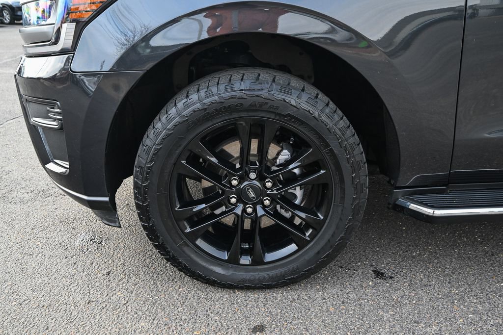 Used 2022 Ford Expedition Max XLT image 12