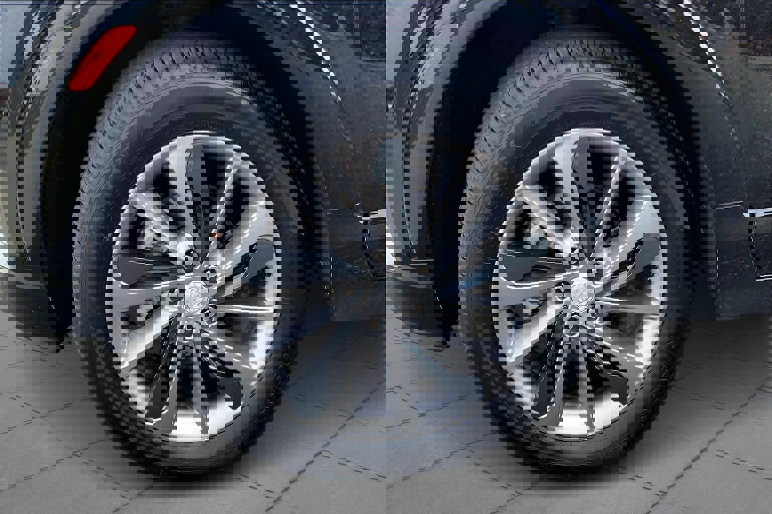 Used 2023 Buick Encore GX Select w/ Sport Touring Package image 9