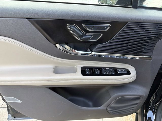 Certified 2022 Lincoln Corsair FWD w/ Equipment Group 101A image 11