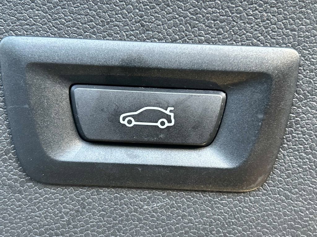 Used 2023 BMW iX xDrive50 w/ Convenience Package image 18