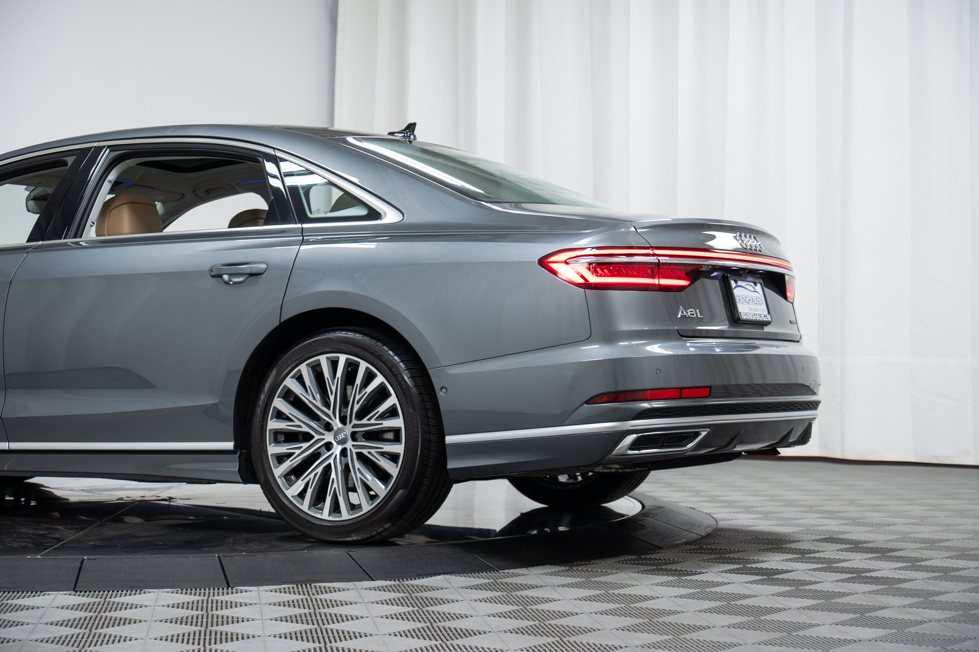 Used 2021 Audi A8 L 4.0T w/ Executive Plus Package AWD/4WD image 33