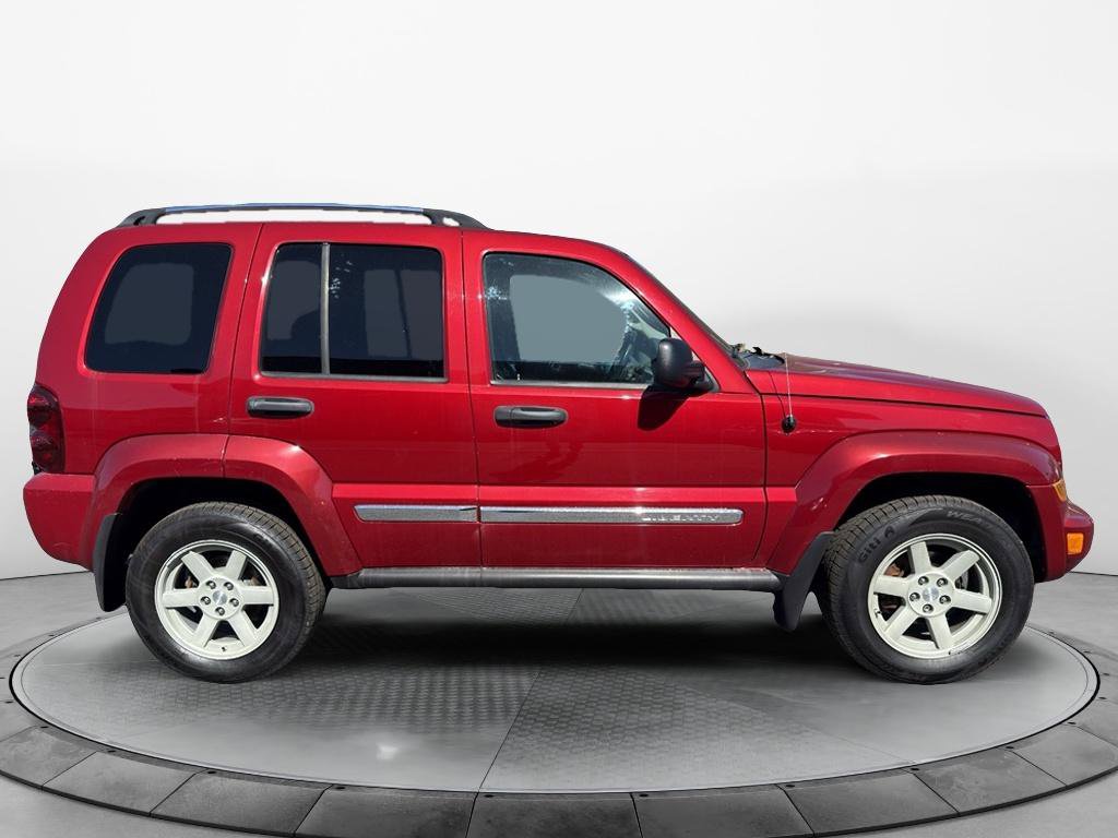 Used 2005 Jeep Liberty Limited AWD/4WD image 4