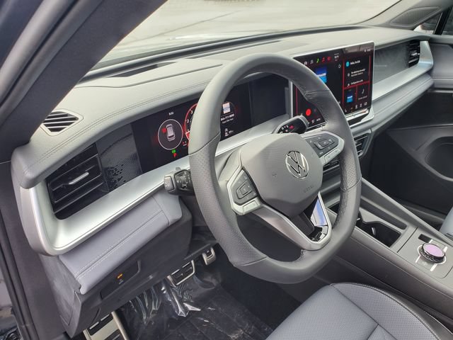New 2026 Volkswagen Tiguan SE R-Line FWD image 19