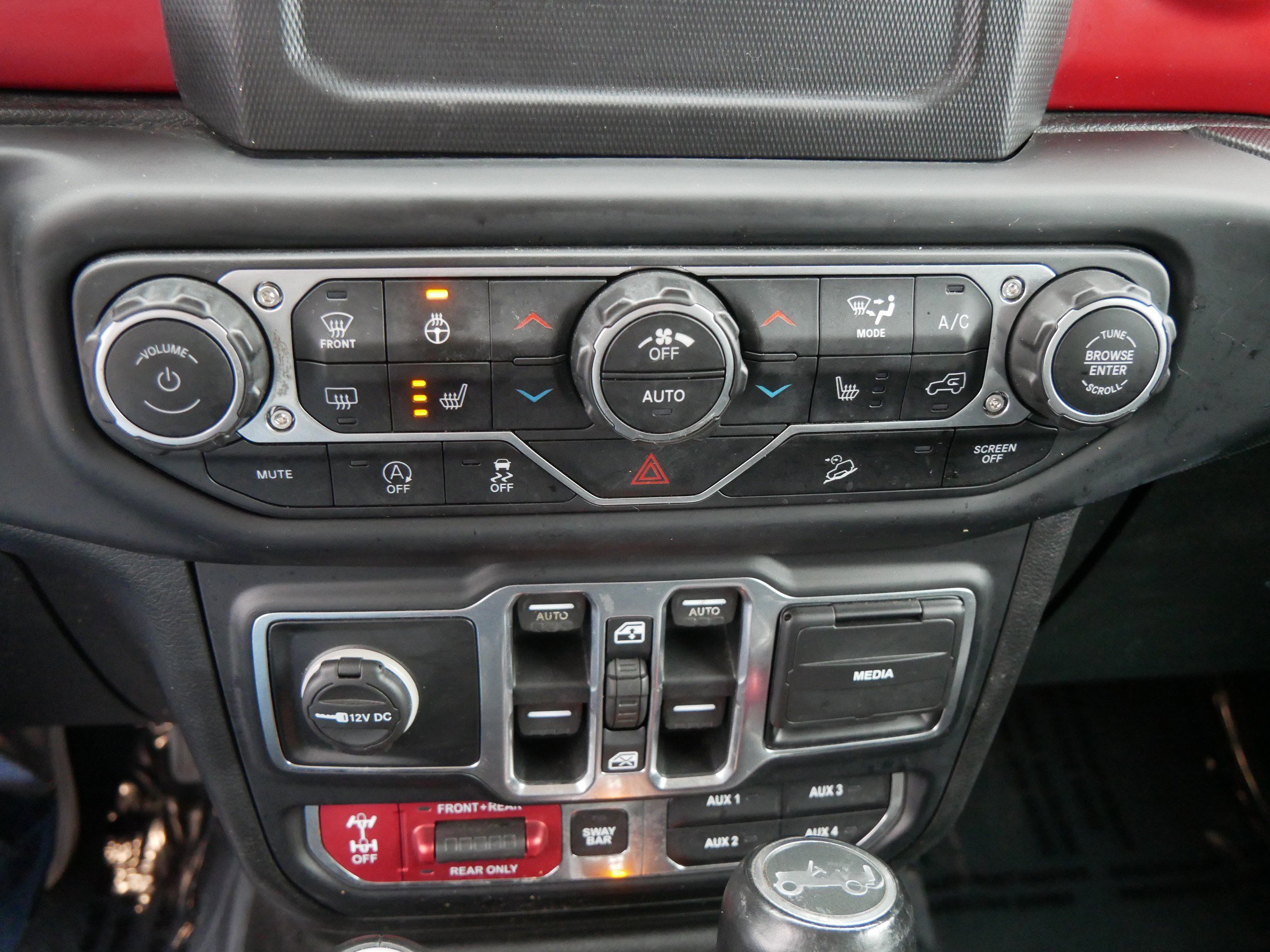 Used 2018 Jeep Wrangler Unlimited Rubicon w/ Cold Weather Group image 23