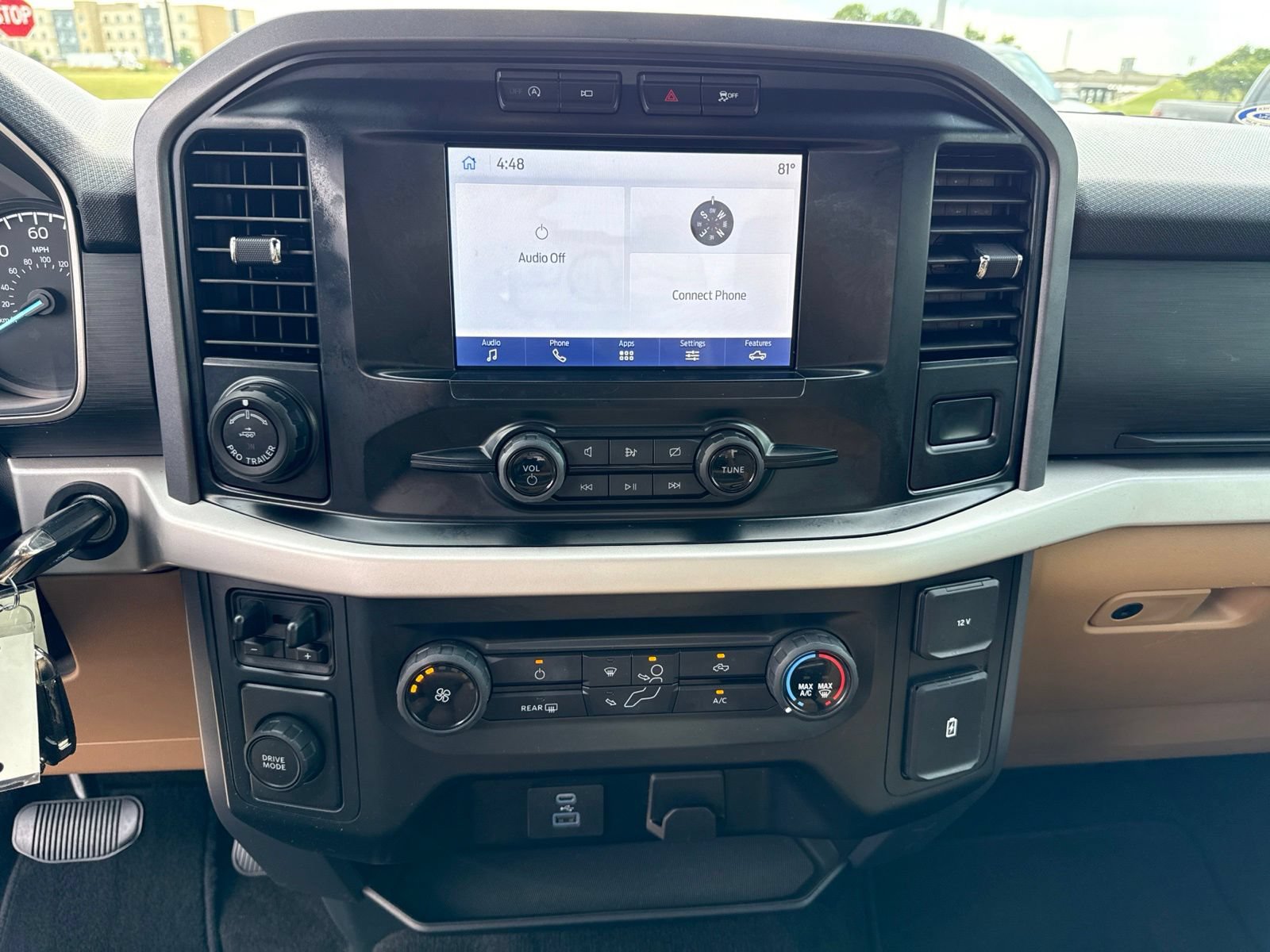 Used 2022 Ford F150 XLT w/ Trailer Tow Package RWD image 17