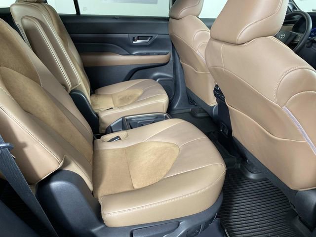 Used 2025 Toyota Grand Highlander AWD Hybrid image 12