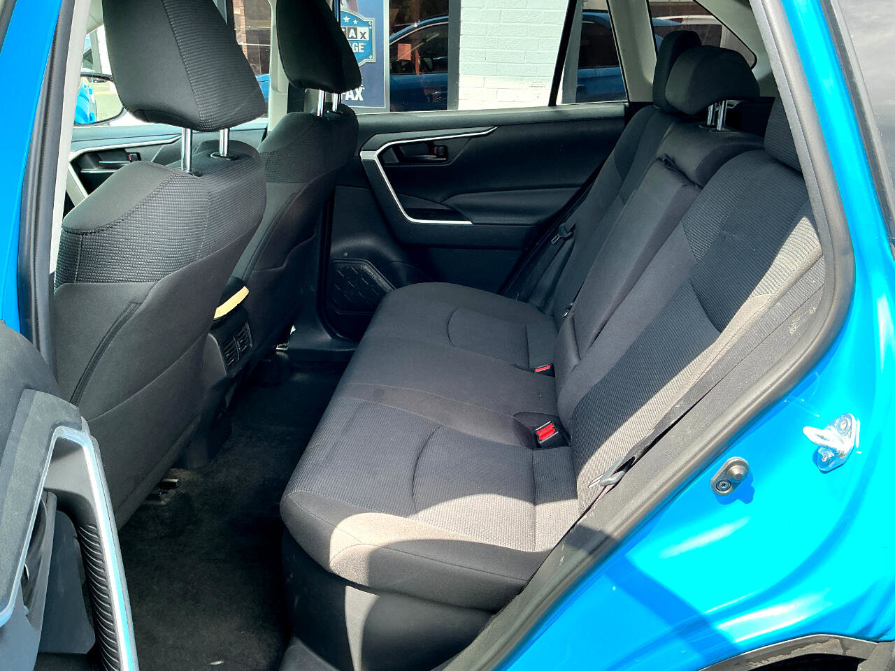 Used 2021 Toyota RAV4 LE image 17
